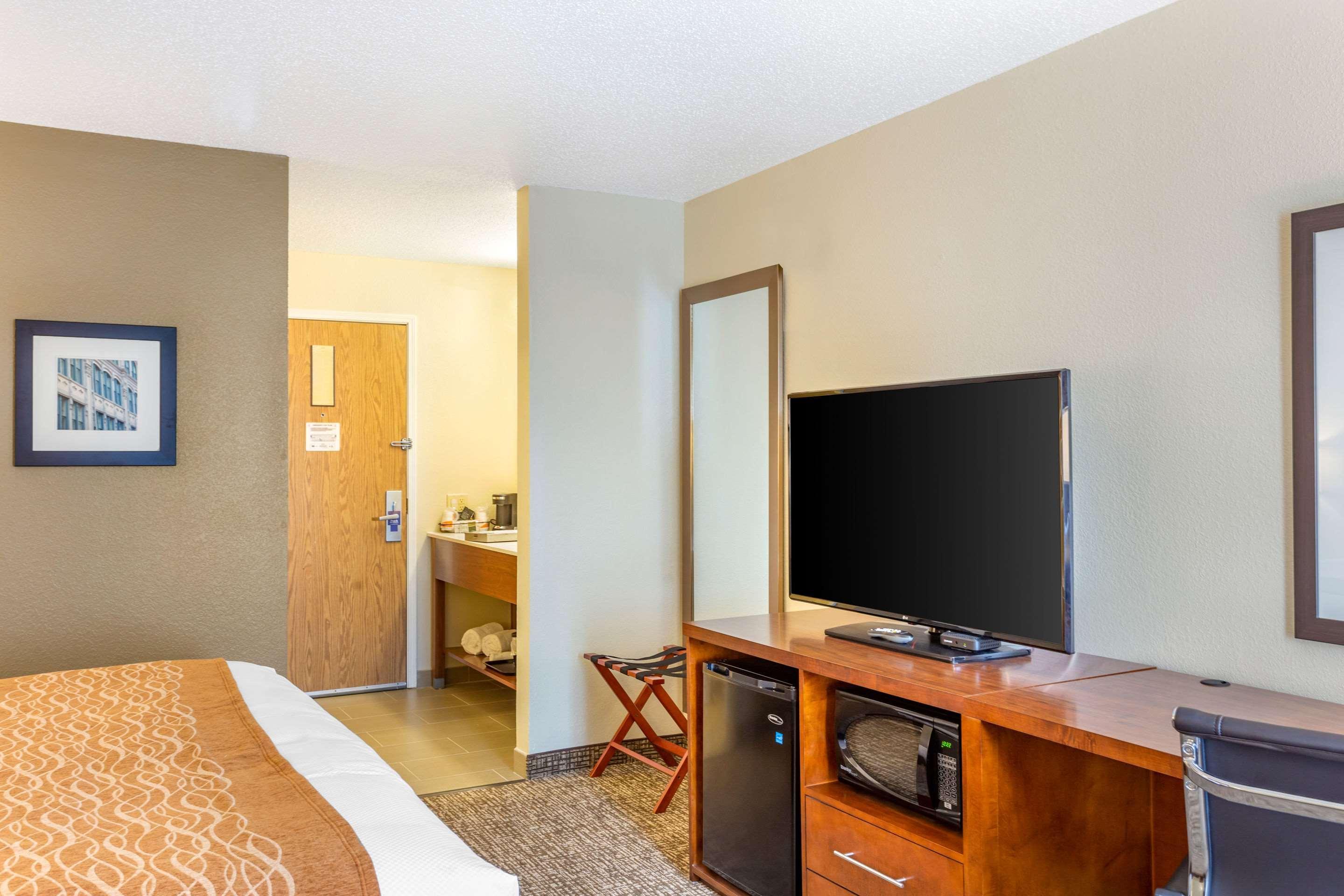 Hotel Comfort - Adjacent The 2*