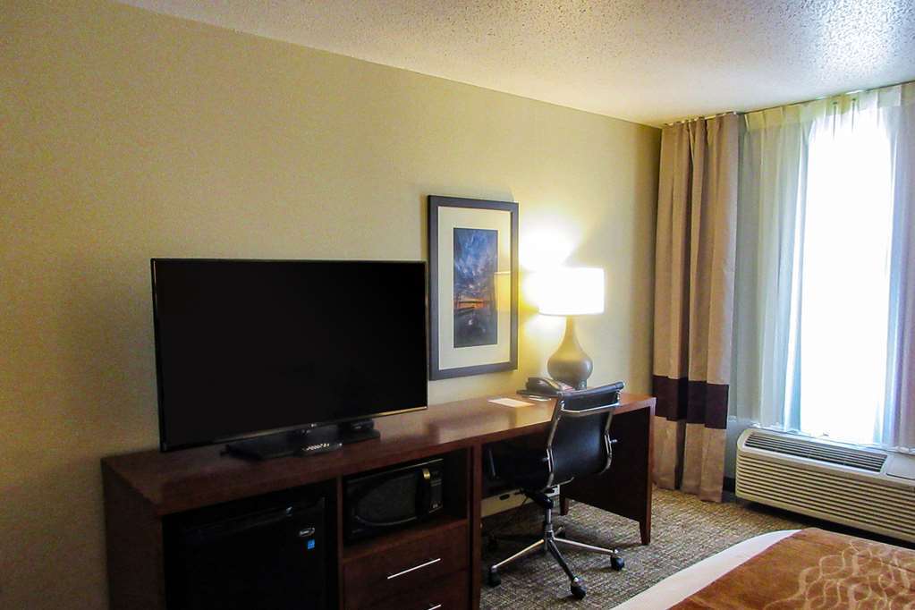 Comfort - Adjacent The DeKalb